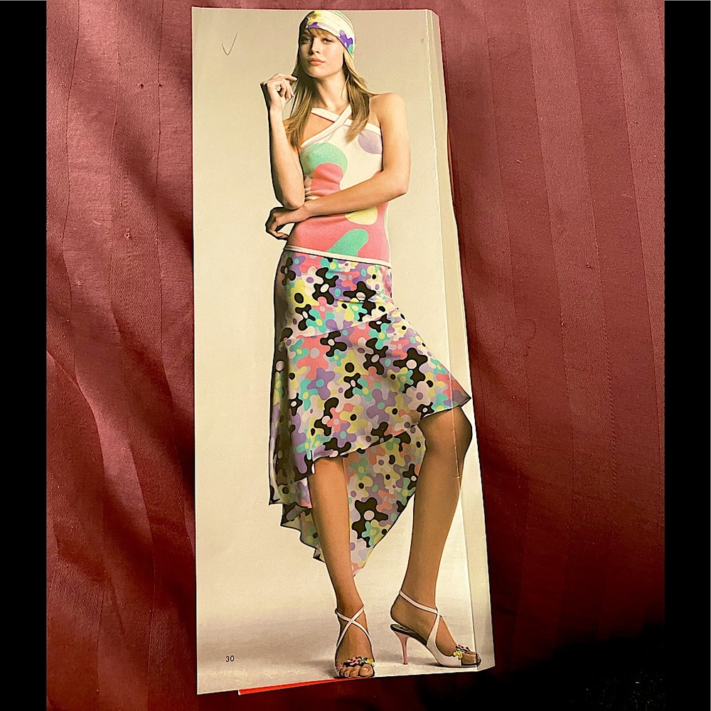 ESCADA VINTAGE SKIRT AND TOP. SIZE 10 FOR SKIRT AND SIZE 12 FOR TOP. 💯 SILK.